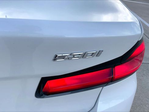 Used 2022 BMW 530i xDrive AWD/4WD image 10