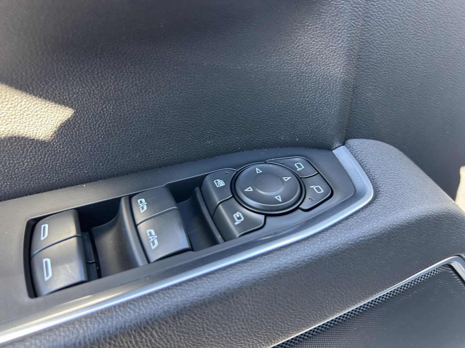 Certified 2025 GMC Sierra 1500 SLT RWD image 29