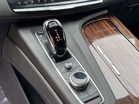 Used 2021 Cadillac Escalade Premium Luxury image 28