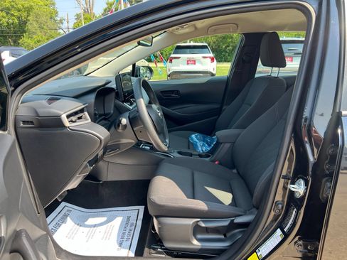 Used 2024 Toyota Corolla LE FWD image 11