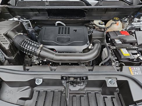 Used 2023 GMC Acadia SLE w/ Driver Convenience Package image 27