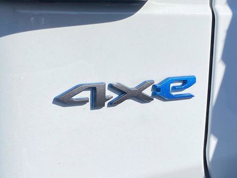 Used 2023 Jeep Wrangler Unlimited w/ Cold Weather Group image 4