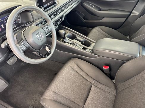 Certified 2025 Honda Accord SE image 4