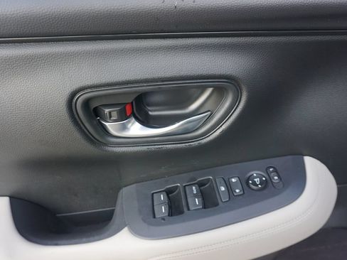 Used 2024 Honda HR-V LX image 4