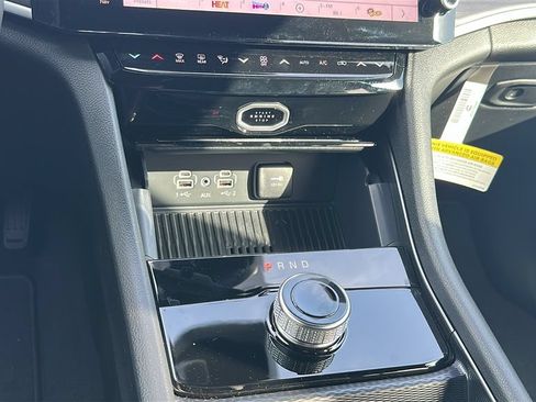 New 2026 Jeep Grand Cherokee Altitude RWD image 19