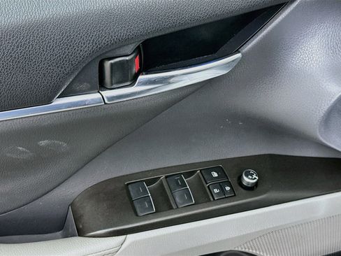 Used 2024 Toyota Camry XSE FWD image 15