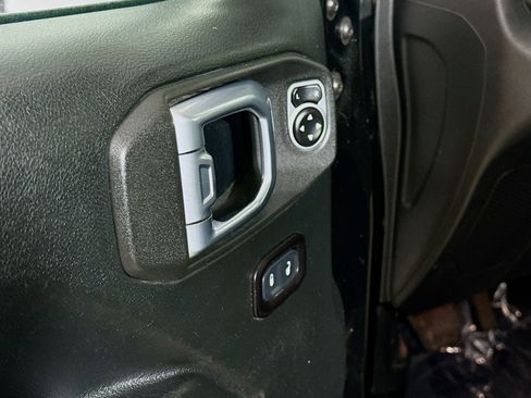 Used 2020 Jeep Wrangler Unlimited Sport S image 24