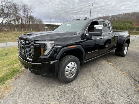 New 2026 GMC Sierra 3500 Denali Ultimate image 3