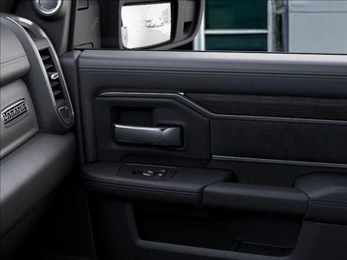 New 2026 RAM 2500 Laramie AWD/4WD image 25