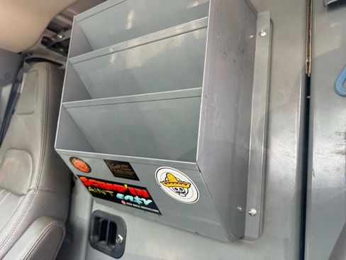 Used 2018 Chevrolet Express 2500 w/ Communications Package RWD image 12