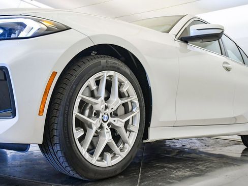 Used 2025 BMW 330i xDrive Sedan w/ Convenience Package image 10