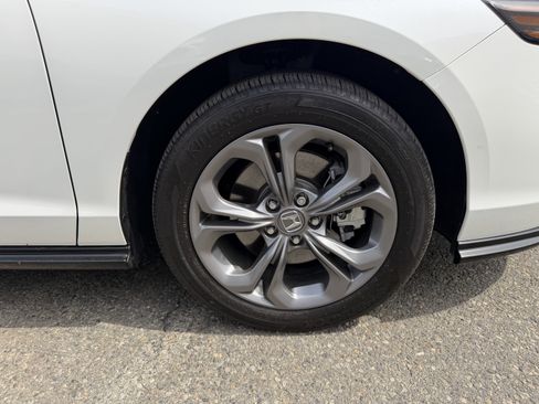 Used 2023 Honda Accord EX-L image 9