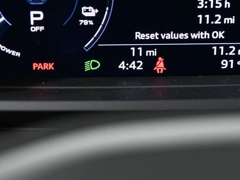 New 2025 Audi Q4 e-tron Prestige image 12