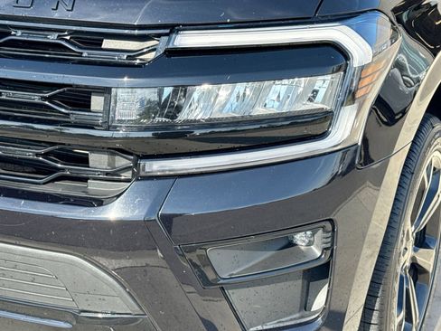Used 2023 Ford Expedition Limited AWD/4WD image 13
