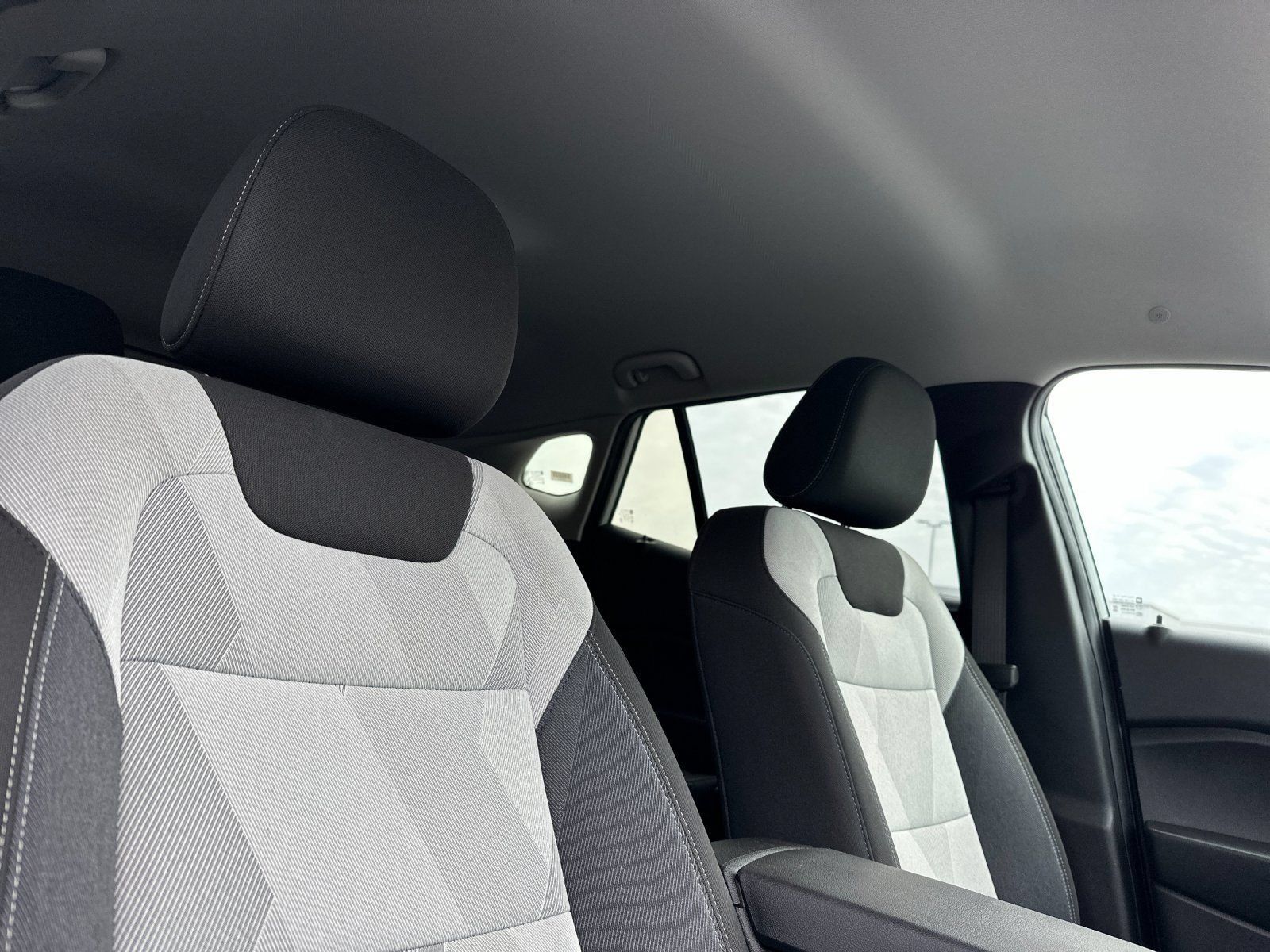 Used 2025 Chevrolet Trax LS FWD image 16