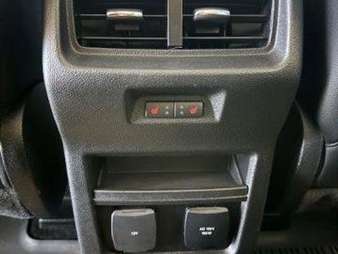 Certified 2019 Ford Edge Titanium w/ Equipment Group 301A image 10