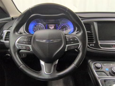 Certified 2017 Chrysler 200 Limited Platinum image 23