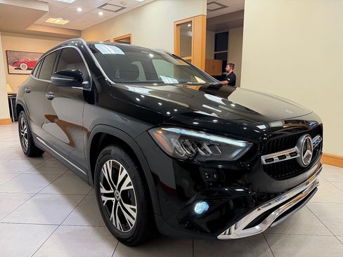 Certified 2025 Mercedes-Benz GLA 250 image 2