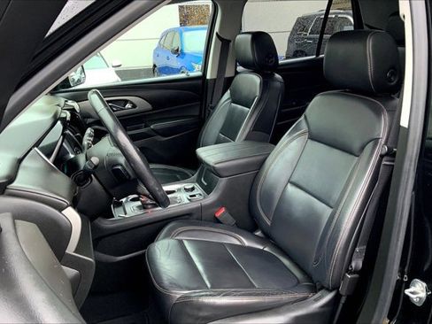 Used 2020 Chevrolet Traverse RS image 25