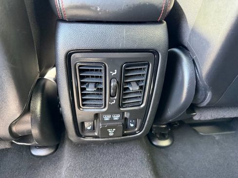 Used 2024 Dodge Durango GT RWD image 28