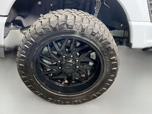 Used 2024 Ford F250 Platinum AWD/4WD image 13