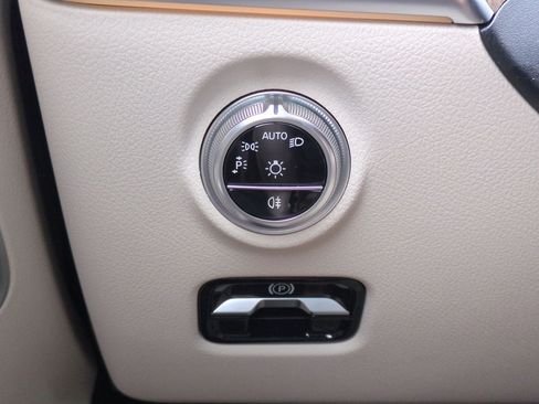Used 2025 Mercedes-Benz C 300 Sedan image 17