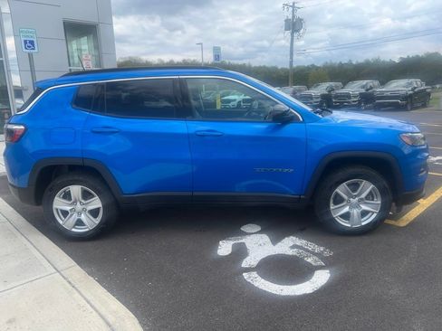 Used 2022 Jeep Compass Latitude w/ Convenience Group AWD/4WD image 10