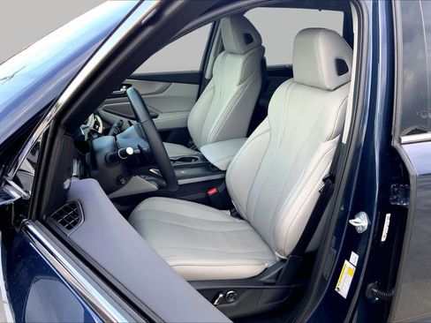 Used 2026 Acura MDX w/ Technology Package FWD image 8