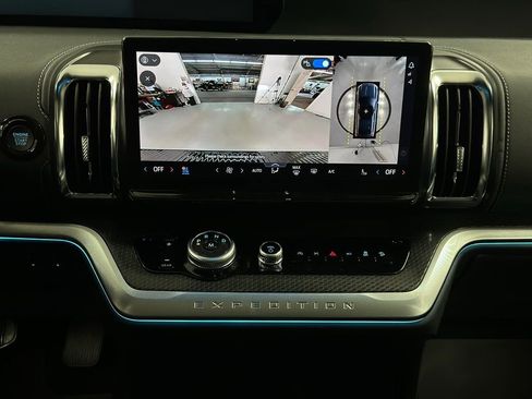 New 2025 Ford Expedition Platinum w/ Stealth Appearance Package image 7