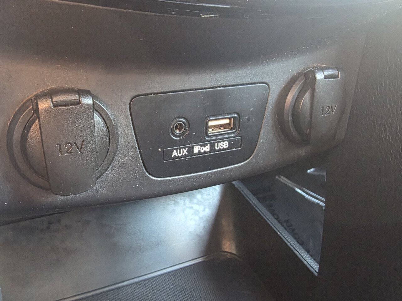 Used 2017 Hyundai Elantra GT FWD image 18