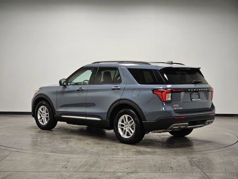 Used 2025 Ford Explorer Active w/ Active Comfort Package image 6