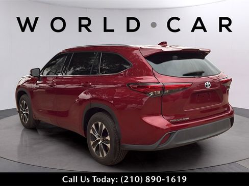 Used 2020 Toyota Highlander XLE image 10