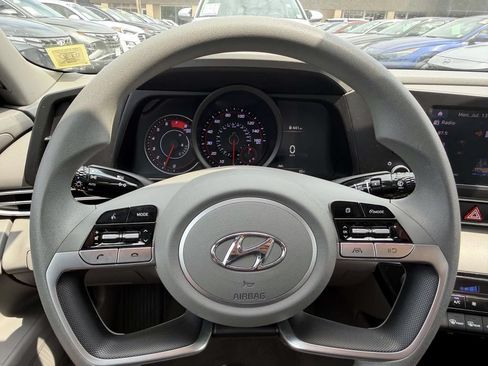 Used 2023 Hyundai Elantra SEL FWD image 24