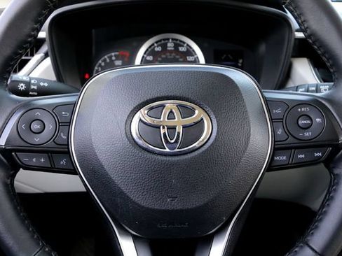 Used 2022 Toyota Corolla Cross LE AWD/4WD image 12