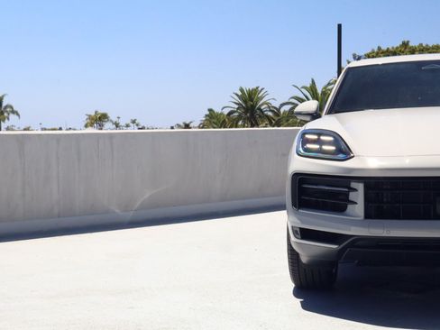 New 2026 Porsche Cayenne AWD/4WD image 12