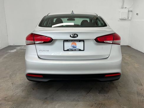 Used 2017 Kia Forte LX FWD image 5