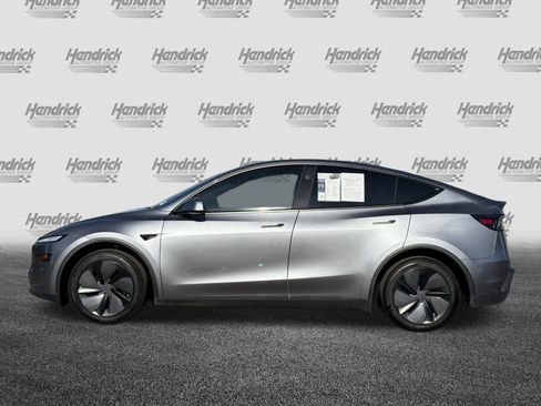 Used 2026 Tesla Model Y 2WD image 8