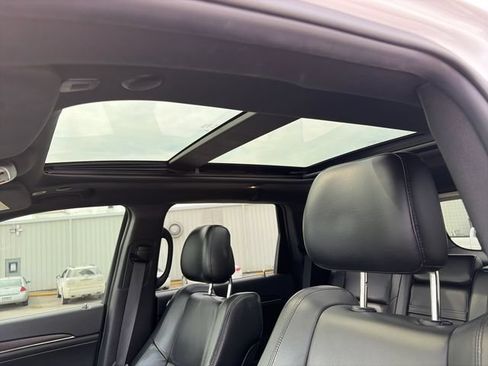 Used 2018 Jeep Grand Cherokee Limited w/ Luxury Group II AWD/4WD image 25