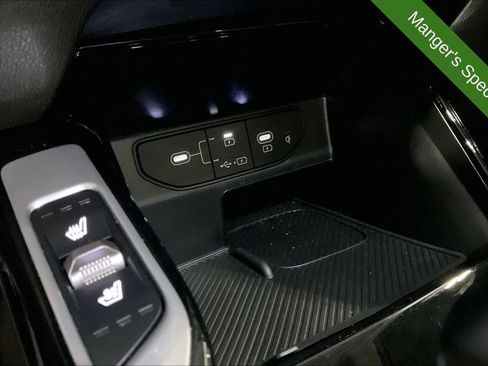 Used 2025 Kia Sorento SX AWD/4WD image 30