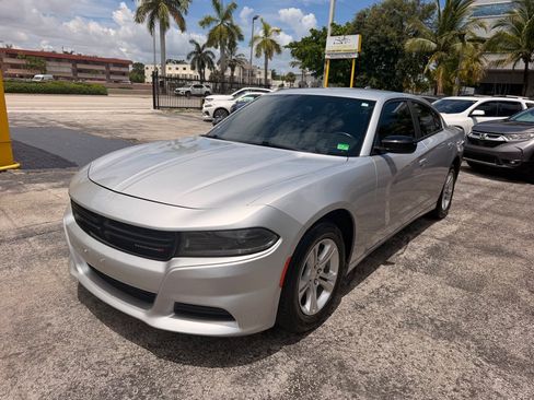 Used 2023 Dodge Charger SXT RWD image 4