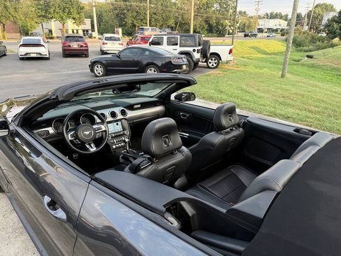 Used 2018 Ford Mustang Premium RWD image 27