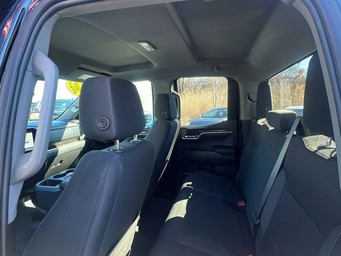 Used 2023 GMC Sierra 1500 SLE image 28