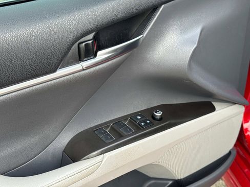 Used 2022 Toyota Camry XSE w/ Navigation Package image 17