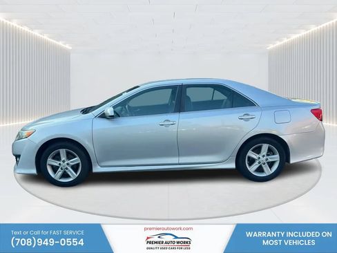 Used 2012 Toyota Camry SE FWD image 9