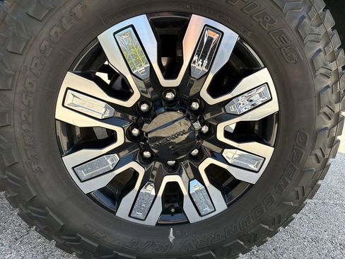 Used 2024 GMC Sierra 2500 Denali w/ Denali Reserve Package AWD/4WD image 5