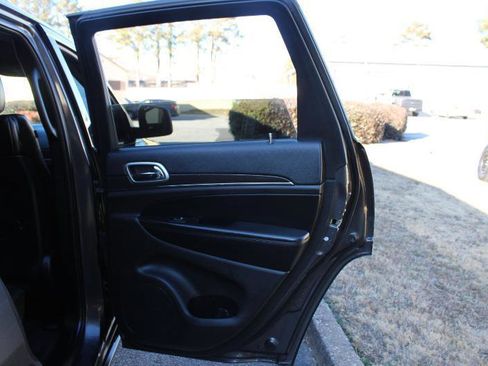 Used 2018 Jeep Grand Cherokee Limited RWD image 20