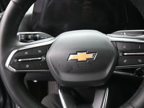Used 2026 Chevrolet Equinox LT FWD image 16