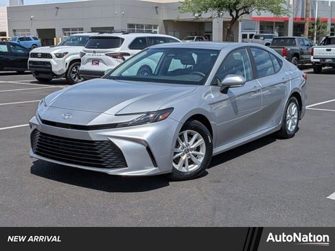 Used 2025 Toyota Camry LE FWD image 1