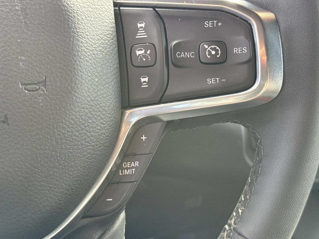 Used 2026 RAM 1500 Laramie AWD/4WD image 34