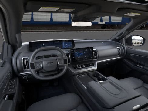 New 2026 Ford Expedition Max Platinum image 9